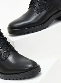 Πολύ καλή προσφορά 😍 Αρβυλάκια δερμάτινα με φερμουάρ CARMELA 160270 - Μαύρο 💯 -Μποτάκια Κατάστημα arvulakia dermatina me fermouar carmela 160270 106527 mir8