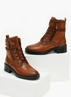 Εκπτωση ⭐ Αρβυλάκια δερμάτινα με φερμουάρ CARMELA 160270 - Ταμπά 🤩 -Μποτάκια Κατάστημα arvulakia dermatina me fermouar carmela 160270 106528 rz1s