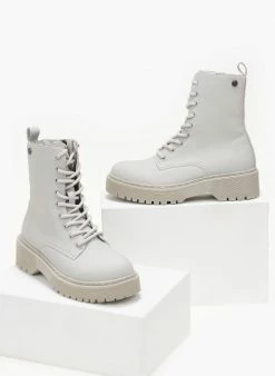 Αγορά ⭐ Xti Footwear Αρβυλάκια με διακριτικό λάστιχο Xti 140064 - Πάγου 🎁 -Μποτάκια Κατάστημα arvulakia me diakritiko lastixo xti 140064 105639 g7s7