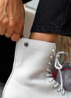 Αγορά ⭐ Xti Footwear Αρβυλάκια με διακριτικό λάστιχο Xti 140064 - Πάγου 🎁 -Μποτάκια Κατάστημα arvulakia me diakritiko lastixo xti 140064 105639 pxc6