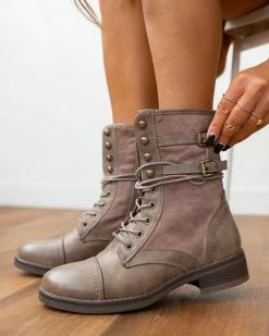 Flash Sale 🥰 The Fashion Project Αρβυλάκια με διπλό ζωνάκι και εξωτερική ραφή - Πούρο ✔️