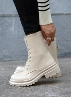 Πολύ καλή προσφορά 👏 The Fashion Project Αρβυλάκια με εξωτερική ραφή - Μπεζ ✨ 15 Πολύ καλή προσφορά 👏 The Fashion Project Αρβυλάκια με εξωτερική ραφή - Μπεζ ✨ -Μποτάκια Κατάστημα arvulakia me ekswteriki rafi 108754 b3e6