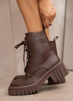 Καλύτερη πώληση 😍 The Fashion Project Αρβυλάκια με έντονη ραφή στη σόλα - Καφέ 🥰 -Μποτάκια Κατάστημα arvulakia me entoni rafi sti sola 105875 kr9e