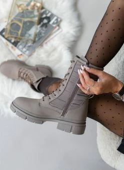 Εκπτωση 🛒 Xti Footwear Αρβυλάκια με καπιτονέ σχέδιο Xti 140625 - Τάουπε ✨ -Μποτάκια Κατάστημα arvulakia me kapitone sxedio xti 140625 106512 5pf7