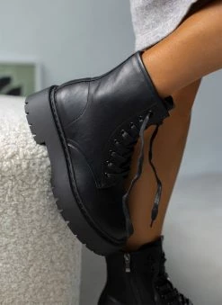 Τοπ 10 👏 The Fashion Project Αρβυλάκια με ψηλή τρακτερωτή σόλα - Μαύρο 😍