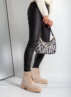 Συμφωνίες 💯 The Fashion Project Αρβυλάκια με Strass και εξωτερικές ραφές - Μπεζ 🎁 16 Συμφωνίες 💯 The Fashion Project Αρβυλάκια με Strass και εξωτερικές ραφές - Μπεζ 🎁 -Μποτάκια Κατάστημα arvulakia me strass kai ekswterikes rafes 109438 5vpg