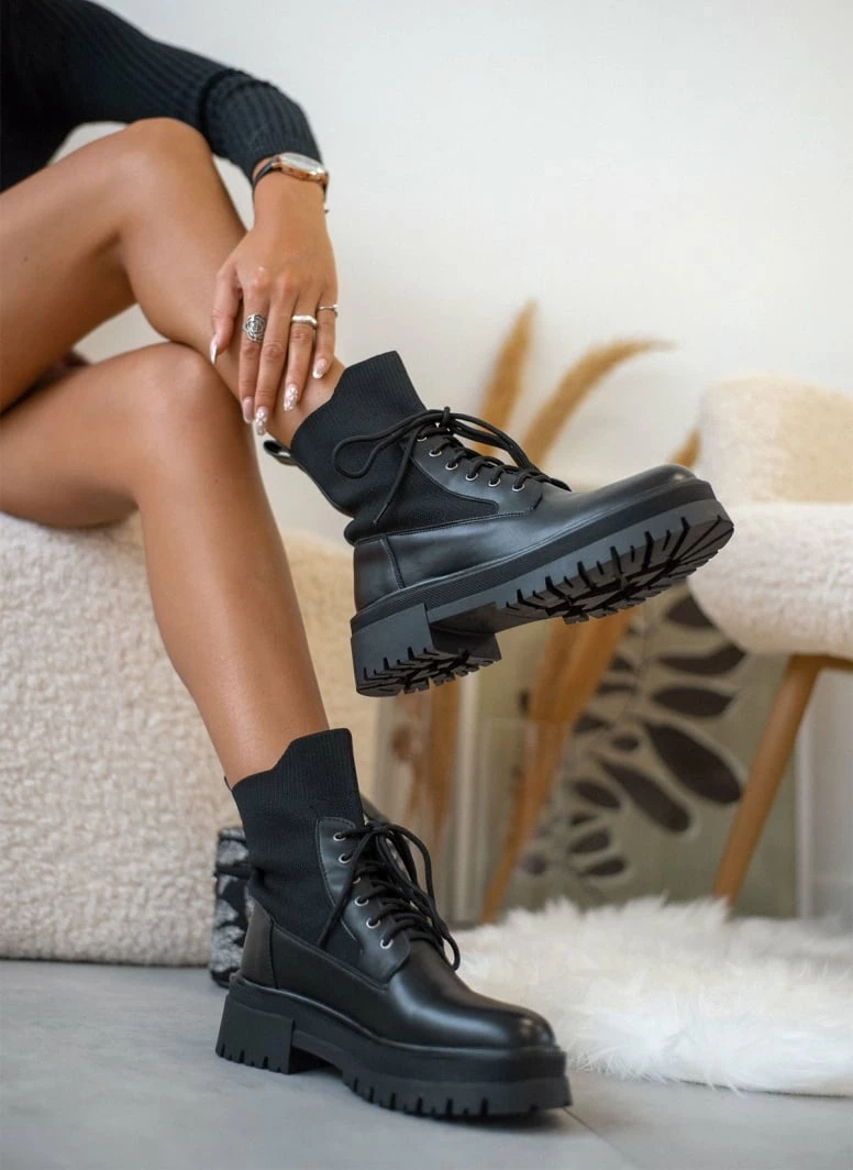 Προώθηση 🔔 The Fashion Project Αρβυλάκια με σχέδιο κάλτσα στη γάμπα - Μαύρο ✔️ 3 Προώθηση 🔔 The Fashion Project Αρβυλάκια με σχέδιο κάλτσα στη γάμπα - Μαύρο ✔️