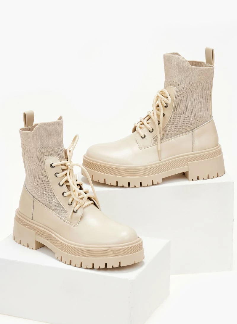 Εξοδος 😀 The Fashion Project Αρβυλάκια με σχέδιο κάλτσα στη γάμπα - Μπεζ ⭐ 5 Εξοδος 😀 The Fashion Project Αρβυλάκια με σχέδιο κάλτσα στη γάμπα - Μπεζ ⭐ - Image 3