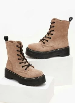 Αγορά 🔥 The Fashion Project Αρβυλάκια Suede με ψηλή τρακτερωτή σόλα - Πούρο 🔥 -Μποτάκια Κατάστημα arvulakia suede me psili trakterwti sola 105964 lsxw