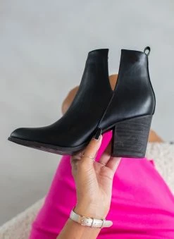 Η καλύτερη συμφωνία 🤩 The Fashion Project Μποτάκια Cowboy με άνοιγμα - Μαύρο 😀 15 Η καλύτερη συμφωνία 🤩 The Fashion Project Μποτάκια Cowboy με άνοιγμα - Μαύρο 😀 -Μποτάκια Κατάστημα mpotakia astragalou me anoigma 106358 nilm