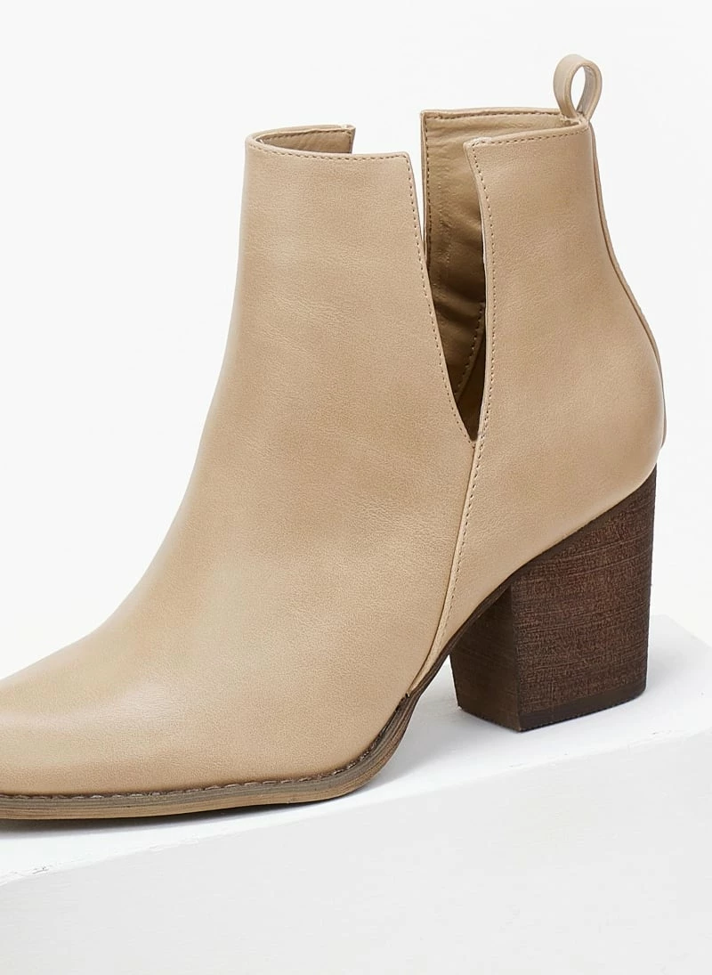 Εξοδος 💯 The Fashion Project Μποτάκια Cowboy με άνοιγμα - Μπεζ 😀 7 Εξοδος 💯 The Fashion Project Μποτάκια Cowboy με άνοιγμα - Μπεζ 😀 - Image 5