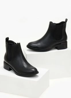 Εκπτωση 🔥 The Fashion Project Μποτάκια αστραγάλου με μεταλλική λεπτομέρεια - Μαύρο 🌟 9 Εκπτωση 🔥 The Fashion Project Μποτάκια αστραγάλου με μεταλλική λεπτομέρεια - Μαύρο 🌟 -Μποτάκια Κατάστημα mpotakia astragalou me asummetro teleiwma 105908 36ku