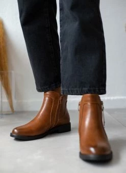 Καλύτερες κριτικές για 🔥 The Fashion Project Μποτάκια αστραγάλου με εξωτερικό φερμουάρ - Ταμπά ❤️ -Μποτάκια Κατάστημα mpotakia astragalou me ekswteriko fermouar 105834 0zee