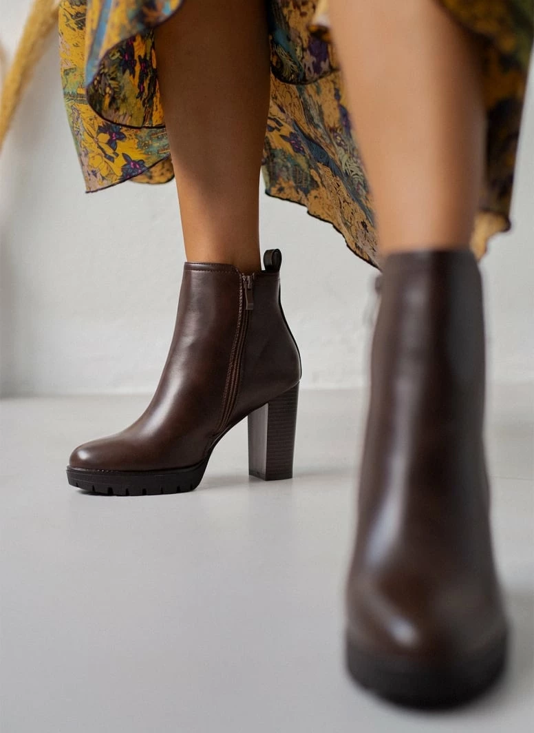 Φτηνός 👏 The Fashion Project Μποτάκια αστραγάλου με ελαστικό τμήμα - Καφέ 😍 3 Φτηνός 👏 The Fashion Project Μποτάκια αστραγάλου με ελαστικό τμήμα - Καφέ 😍