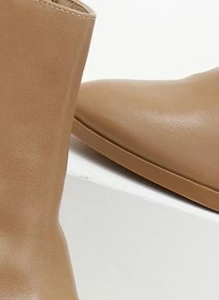 Ολοκαίνουργιο 😉 The Fashion Project Μποτάκια αστραγάλου με κάθετη ραφή - Πούρο 🛒 -Μποτάκια Κατάστημα mpotakia astragalou me katheti rafi 106113 400p