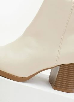 Συμφωνίες ⌛ The Fashion Project Μποτάκια αστραγάλου με κάθετη ραφή - Ζαχαρί 😍 15 Συμφωνίες ⌛ The Fashion Project Μποτάκια αστραγάλου με κάθετη ραφή - Ζαχαρί 😍 -Μποτάκια Κατάστημα mpotakia astragalou me katheti rafi 106114 pv9h