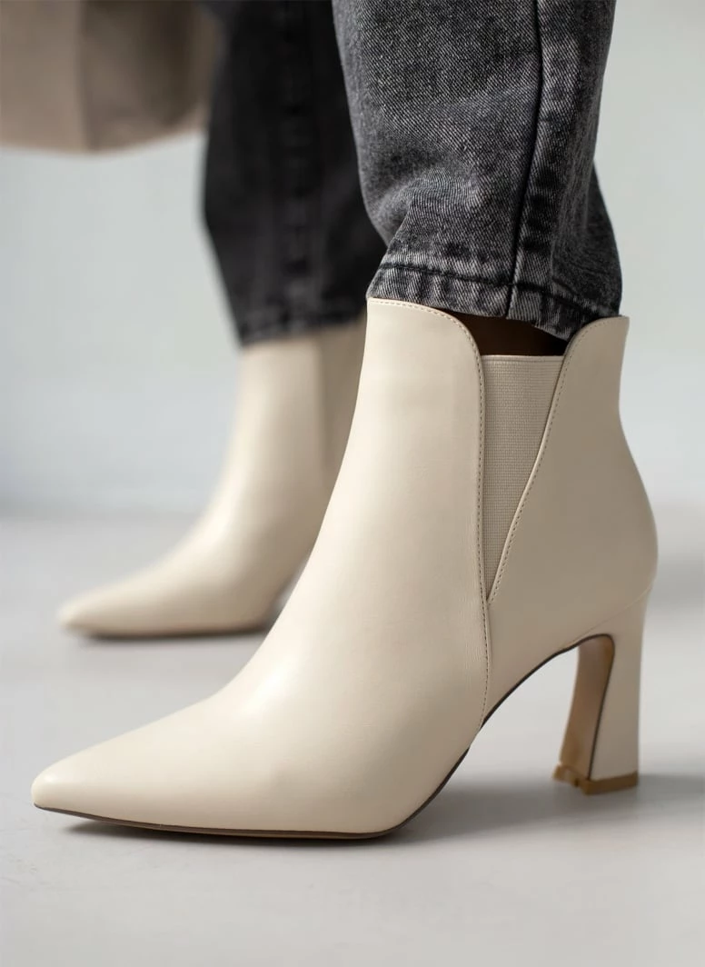 Πολύ καλή προσφορά 💯 The Fashion Project Μποτάκια αστραγάλου με λάστιχο - Μπεζ 👏 3 Πολύ καλή προσφορά 💯 The Fashion Project Μποτάκια αστραγάλου με λάστιχο - Μπεζ 👏