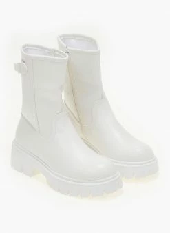 Αγορά 🎉 The Fashion Project Μποτάκια Biker με τρακτερωτή σόλα - Λευκό 💯 -Μποτάκια Κατάστημα mpotakia casual me trakterwti sola 106149 xk4k
