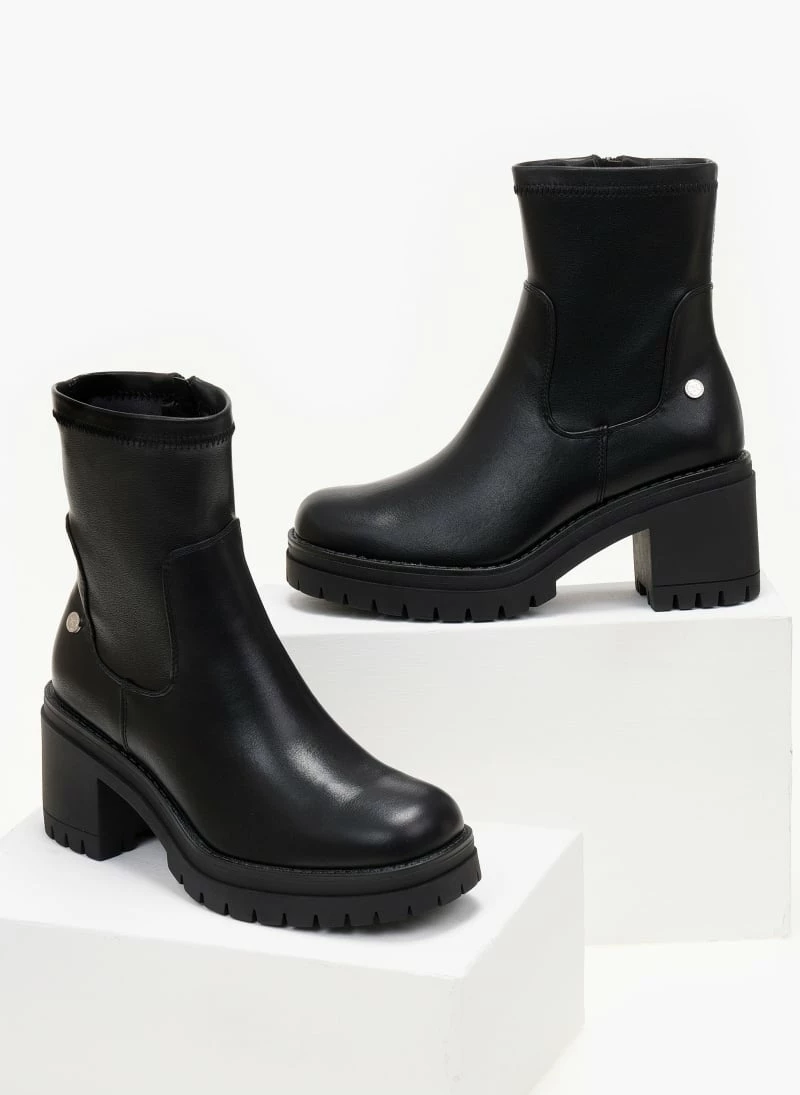 Αγορά ⭐ Xti Footwear Μποτάκια Casual με χοντρό τακούνι Xti 140190 - Μαύρο 😉 4 Αγορά ⭐ Xti Footwear Μποτάκια Casual με χοντρό τακούνι Xti 140190 - Μαύρο 😉 - Image 2