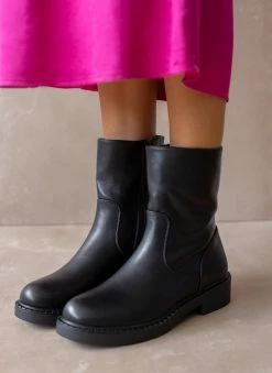 Εξοδος 👍 The Fashion Project Μποτάκια Casual σε στρογγυλή γραμμή - Μαύρο 🛒 -Μποτάκια Κατάστημα mpotakia casual se strogguli grammi 105505 btak