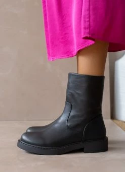 Εξοδος 👍 The Fashion Project Μποτάκια Casual σε στρογγυλή γραμμή - Μαύρο 🛒 -Μποτάκια Κατάστημα mpotakia casual se strogguli grammi 105505 j3bf