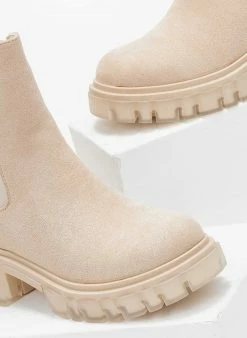 Συμφωνίες 🛒 The Fashion Project Μποτάκια Chelsea με Chunky σόλα - Μπεζ 🔔 15 Συμφωνίες 🛒 The Fashion Project Μποτάκια Chelsea με Chunky σόλα - Μπεζ 🔔 -Μποτάκια Κατάστημα mpotakia chelsea me chunky sola 109329 99ce