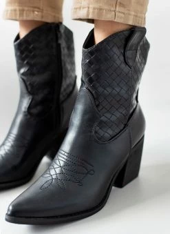 Συμφωνίες 🧨 The Fashion Project Μποτάκια Cowboy με ανάγλυφο Pattern - Μαύρο 😉 -Μποτάκια Κατάστημα mpotakia cowboy me anaglufo pattern 107103 typz