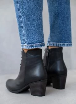 Το φθηνότερο ⭐ The Fashion Project Μποτάκια δερμάτινα αστραγάλου με κορδόνια - Μαύρο 🛒 15 Το φθηνότερο ⭐ The Fashion Project Μποτάκια δερμάτινα αστραγάλου με κορδόνια - Μαύρο 🛒 -Μποτάκια Κατάστημα mpotakia dermatina astragalou me kordonia 108274 jsoa