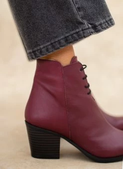 Καλύτερες κριτικές για 👍 The Fashion Project Μποτάκια δερμάτινα αστραγάλου με κορδόνια - Μπορντό 🤩 -Μποτάκια Κατάστημα mpotakia dermatina astragalou me kordonia 108275 sncl