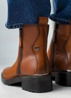 Συμφωνίες 🌟 Μποτάκια δερμάτινα με μέταλλο CARMELA 160277 - Ταμπά 🔥 -Μποτάκια Κατάστημα mpotakia dermatina me metallo carmela 160277 106534 anec