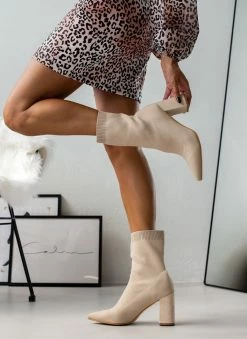 Προϋπολογισμός 🤩 The Fashion Project Μποτάκια κάλτσα με εφαρμοστή γάμπα - Μπεζ 💯 -Μποτάκια Κατάστημα mpotakia kaltsa me efarmosti gampa 106492 hpck