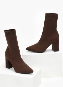 Η καλύτερη συμφωνία 🛒 The Fashion Project Μποτάκια κάλτσα με εφαρμοστή γάμπα - Καφέ ✔️ -Μποτάκια Κατάστημα mpotakia kaltsa me efarmosti gampa 106493 t6k4