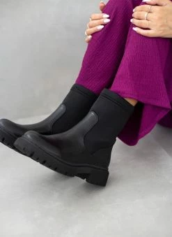 Ολοκαίνουργιο 😍 The Fashion Project Μποτάκια κάλτσα με τρακτερωτή σόλα - Μαύρο 😉