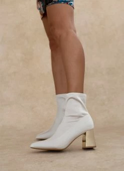 Καλύτερες κριτικές για 🌟 The Fashion Project Μποτάκια κάλτσα σατέν - Μπεζ ⭐