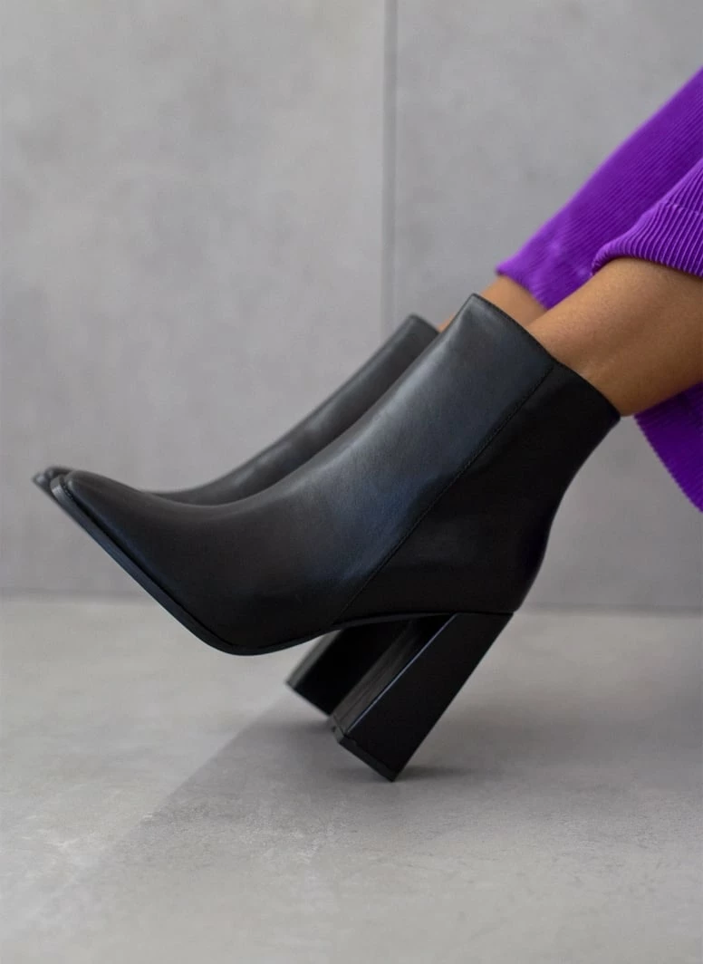 Το φθηνότερο ⌛ The Fashion Project Μποτάκια καρέ με εξωτερική ραφή - Μαύρο ⭐ 9 Το φθηνότερο ⌛ The Fashion Project Μποτάκια καρέ με εξωτερική ραφή - Μαύρο ⭐ - Image 7