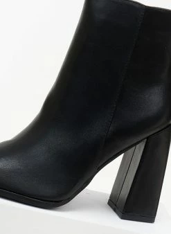 Το φθηνότερο ⌛ The Fashion Project Μποτάκια καρέ με εξωτερική ραφή - Μαύρο ⭐ 13 Το φθηνότερο ⌛ The Fashion Project Μποτάκια καρέ με εξωτερική ραφή - Μαύρο ⭐ -Μποτάκια Κατάστημα mpotakia kare me ekswteriki rafi 106123 7gsa