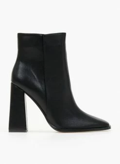 Το φθηνότερο ⌛ The Fashion Project Μποτάκια καρέ με εξωτερική ραφή - Μαύρο ⭐ 10 Το φθηνότερο ⌛ The Fashion Project Μποτάκια καρέ με εξωτερική ραφή - Μαύρο ⭐ -Μποτάκια Κατάστημα mpotakia kare me ekswteriki rafi 106123 eyk7