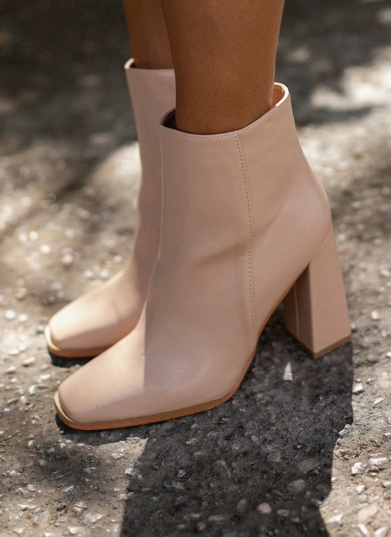 Flash Sale 👍 The Fashion Project Μποτάκια καρέ με εξωτερική ραφή - Nude ✨ 9 Flash Sale 👍 The Fashion Project Μποτάκια καρέ με εξωτερική ραφή - Nude ✨ - Image 7