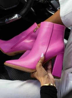 Νέος ❤️ The Fashion Project Μποτάκια καρέ με εξωτερική ραφή - Φούξια ❤️