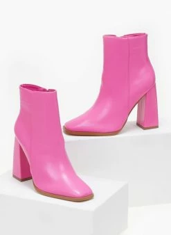 Νέος ❤️ The Fashion Project Μποτάκια καρέ με εξωτερική ραφή - Φούξια ❤️ 10 Νέος ❤️ The Fashion Project Μποτάκια καρέ με εξωτερική ραφή - Φούξια ❤️ -Μποτάκια Κατάστημα mpotakia kare me ekswteriki rafi 106125 yio6