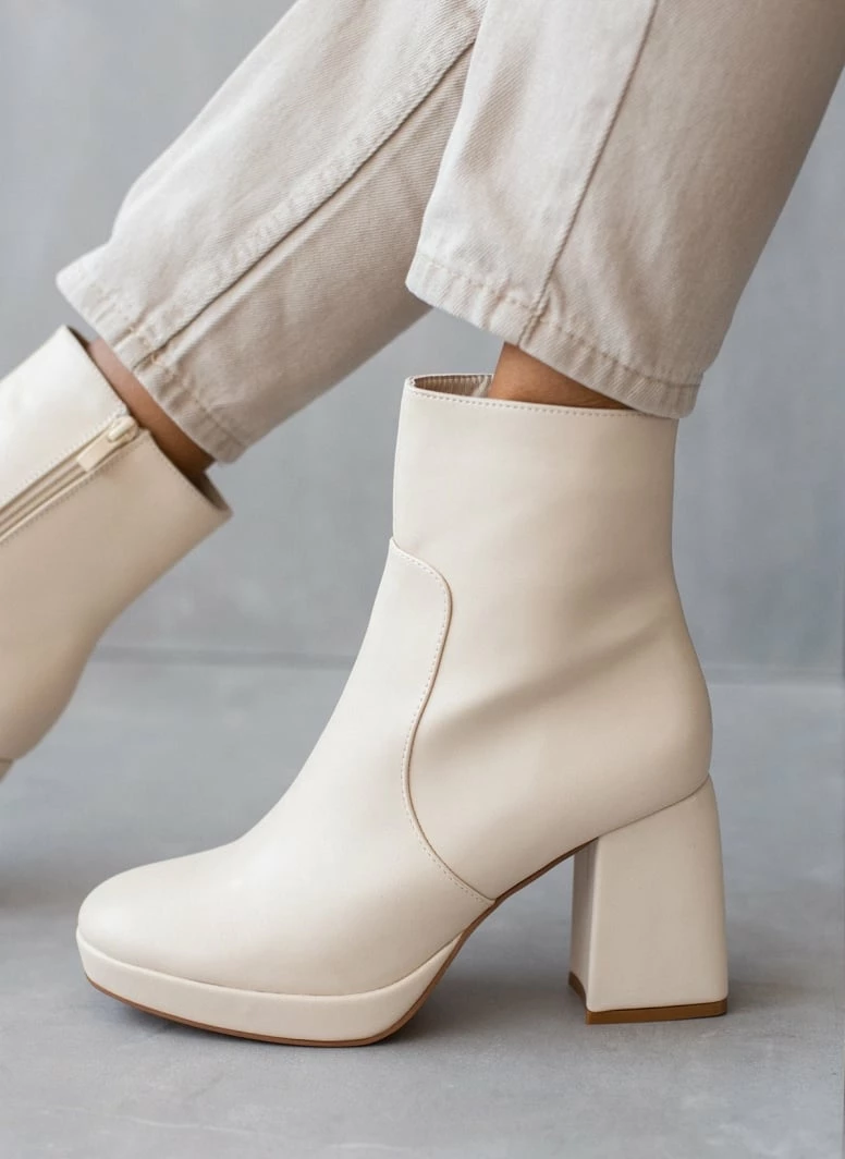 Η καλύτερη συμφωνία 🧨 The Fashion Project Μποτάκια με ιδιαίτερο τακούνι - Ζαχαρί ❤️ 3 Η καλύτερη συμφωνία 🧨 The Fashion Project Μποτάκια με ιδιαίτερο τακούνι - Ζαχαρί ❤️