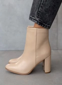 Πολύ καλή προσφορά 🎁 The Fashion Project Μποτάκια με κάθετη ραφή - Μπεζ 👍 15 Πολύ καλή προσφορά 🎁 The Fashion Project Μποτάκια με κάθετη ραφή - Μπεζ 👍 -Μποτάκια Κατάστημα mpotakia me katheti rafi 108453 rgdu