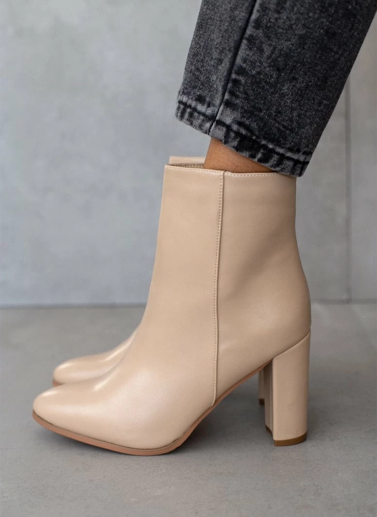 Πολύ καλή προσφορά 🎁 The Fashion Project Μποτάκια με κάθετη ραφή - Μπεζ 👍 9 Πολύ καλή προσφορά 🎁 The Fashion Project Μποτάκια με κάθετη ραφή - Μπεζ 👍 - Image 7
