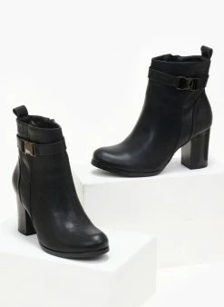 Πολύ καλή προσφορά 🌟 The Fashion Project Μποτάκια με μεταλλικό διακοσμητικό - Μαύρο 🧨 -Μποτάκια Κατάστημα mpotakia me metalliko diakosmitiko 106127 k2je