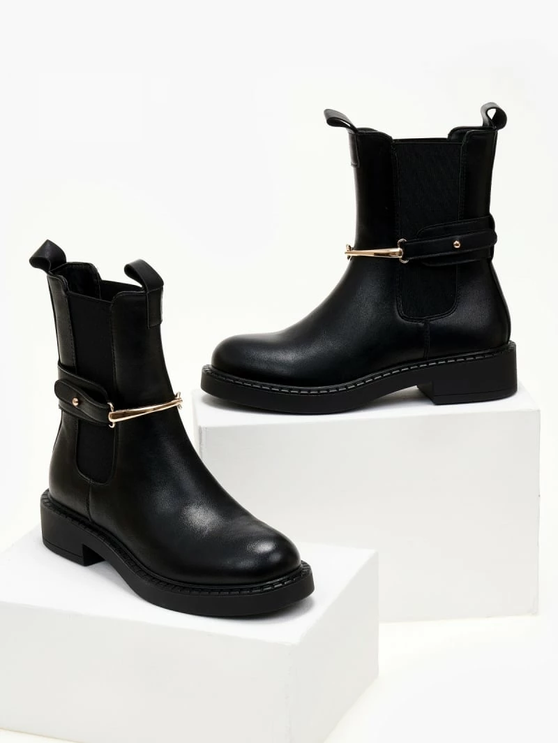 Πολύ καλή προσφορά 🔔 The Fashion Project Μποτάκια Chelsea με μεταλλικό στοιχείο - Μαύρο ❤️ 7 Πολύ καλή προσφορά 🔔 The Fashion Project Μποτάκια Chelsea με μεταλλικό στοιχείο - Μαύρο ❤️ - Image 5