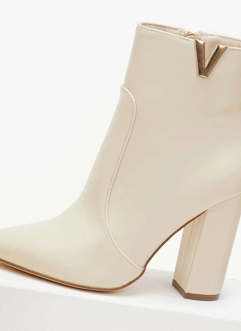 Flash Sale 😉 The Fashion Project Μποτάκια με μεταλλικό V Cut - Μπεζ 🧨 8 Flash Sale 😉 The Fashion Project Μποτάκια με μεταλλικό V Cut - Μπεζ 🧨 - Image 6