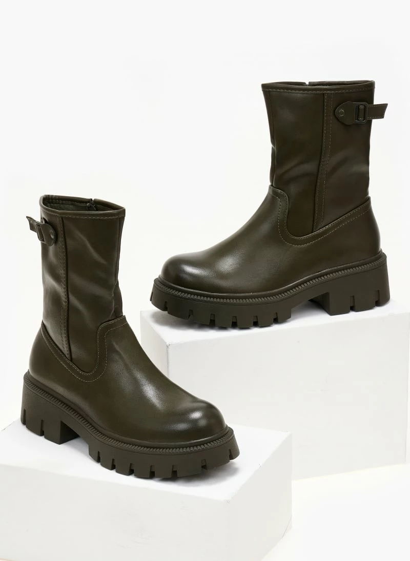 ΧΟΝΔΡΙΚΟ ΕΜΠΟΡΙΟ 😀 The Fashion Project Μποτάκια Biker με ψηλή τρακτερωτή σόλα - Λαδί 👍 8 ΧΟΝΔΡΙΚΟ ΕΜΠΟΡΙΟ 😀 The Fashion Project Μποτάκια Biker με ψηλή τρακτερωτή σόλα - Λαδί 👍 - Image 6