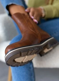 Νέος ⌛ The Fashion Project Μποτάκια Chelsea με διχρωμία - Ταμπά 😀 -Μποτάκια Κατάστημα mpotakia me trakterwti sola me dixrwmia 106893 fdnn