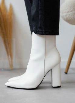 Προϋπολογισμός 😉 The Fashion Project Μποτάκια μυτερά με κάθετη ραφή - Λευκό ⭐ 15 Προϋπολογισμός 😉 The Fashion Project Μποτάκια μυτερά με κάθετη ραφή - Λευκό ⭐ -Μποτάκια Κατάστημα mpotakia mutera me katheti rafi 105574 nbno