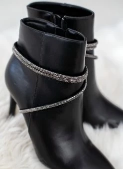Best Pirce ❤️ The Fashion Project Μποτάκια μυτερά με σειρές Strass - Μαύρο 🌟 -Μποτάκια Κατάστημα mpotakia mutera me seires strass 108851 ou70